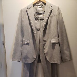 Calvin Klein women's grey suit set - size 4